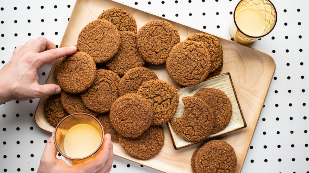 Spicebush Molasses Cookies